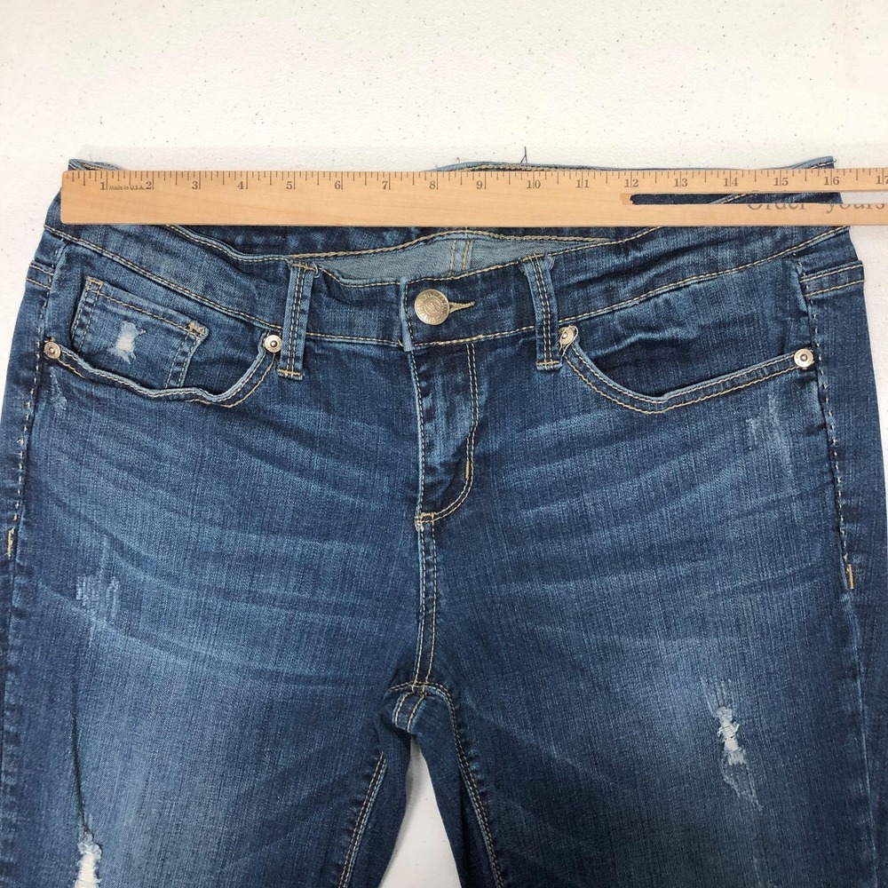 Seven7 Capri Jeans Womens 10 Blue Mid Rise Distressed Embroidered Stretch Denim - Picture 6 of 13
